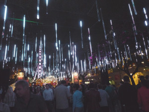 brisbane-airport-light-garden