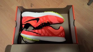 Nike 跑步鞋