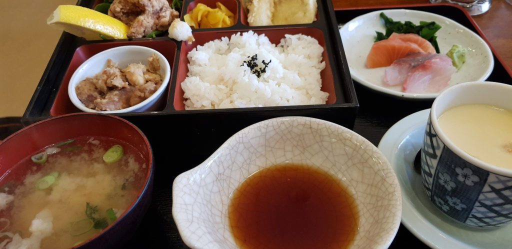 Donto Sapporo-午餐特價便當盒。